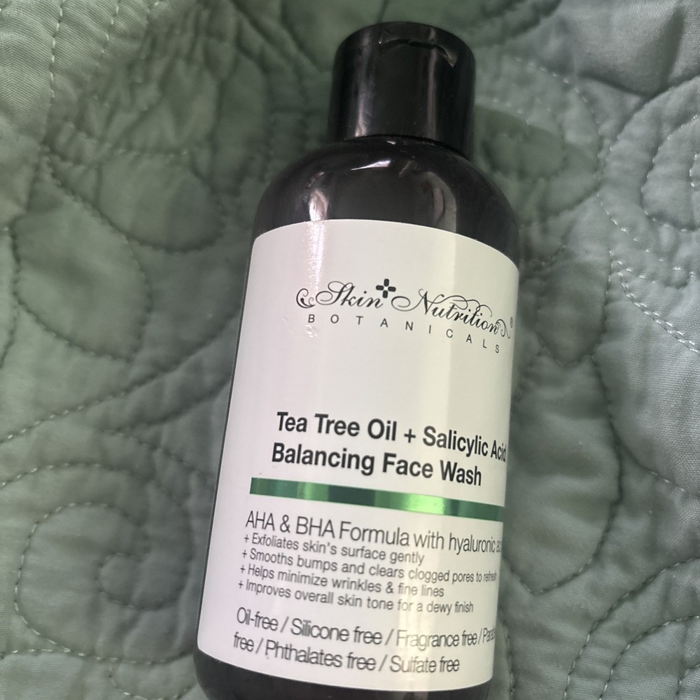 Skin Nutrition Botanicals Tea‎ Tree Oil + Salicylic Acid Balancing Face Wash - Picture 5 of 6